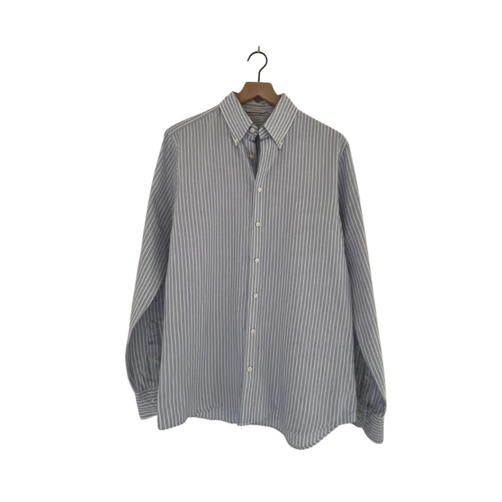 Suitsupply: Light blue and white stripe. Extra slim fit.